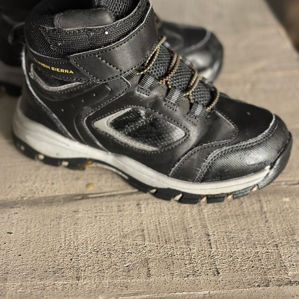 Hi-Tec Black Hiking Boots
